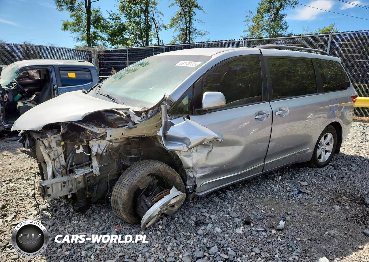 2017 Toyota Sienna Le VIN:5TDKZ3DC9HS853302 - 1