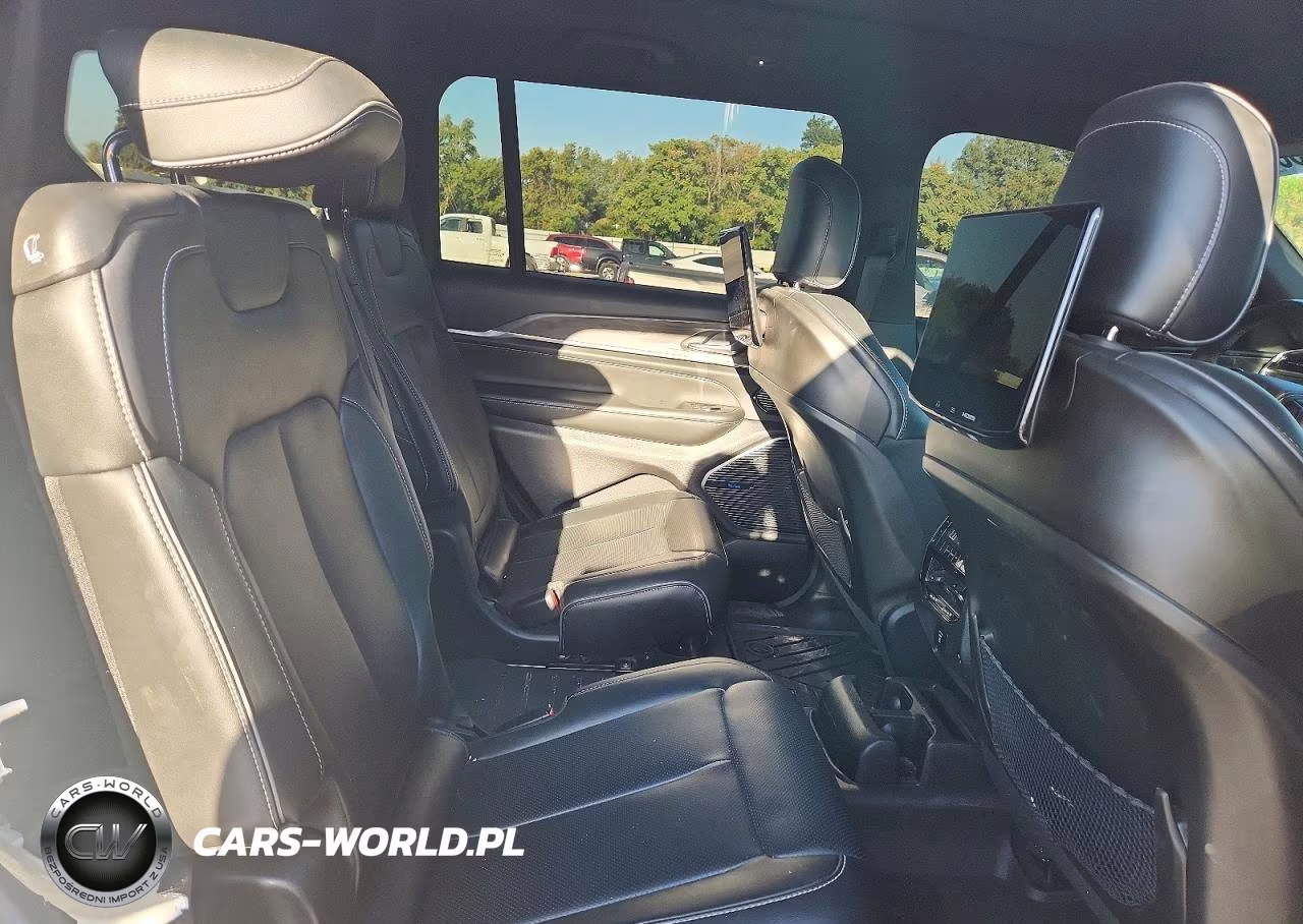 2023 Jeep Grand Cherokee L Overland VIN:1C4RJKDT0P8843227 - 11