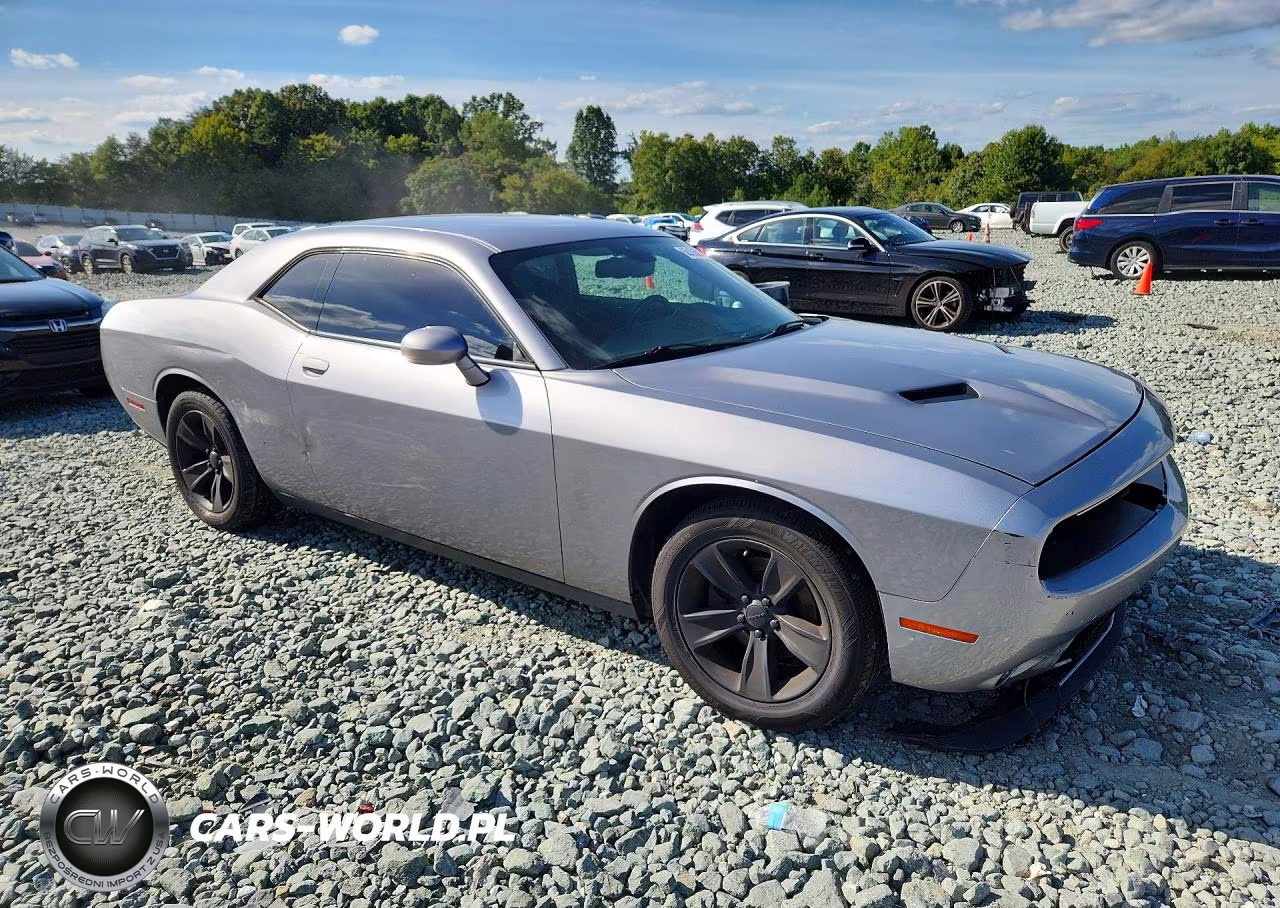 2016 Dodge Challenger Sxt VIN:2C3CDZAG6GH119327 - 4