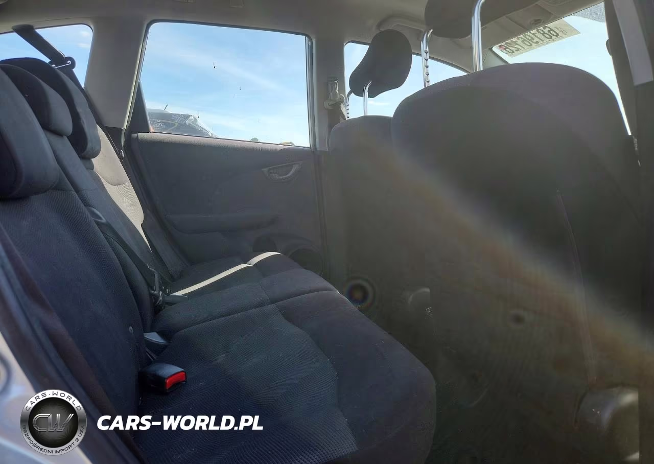2011 Honda Fit Sport VIN:JHMGE8H59BC003168 - 10