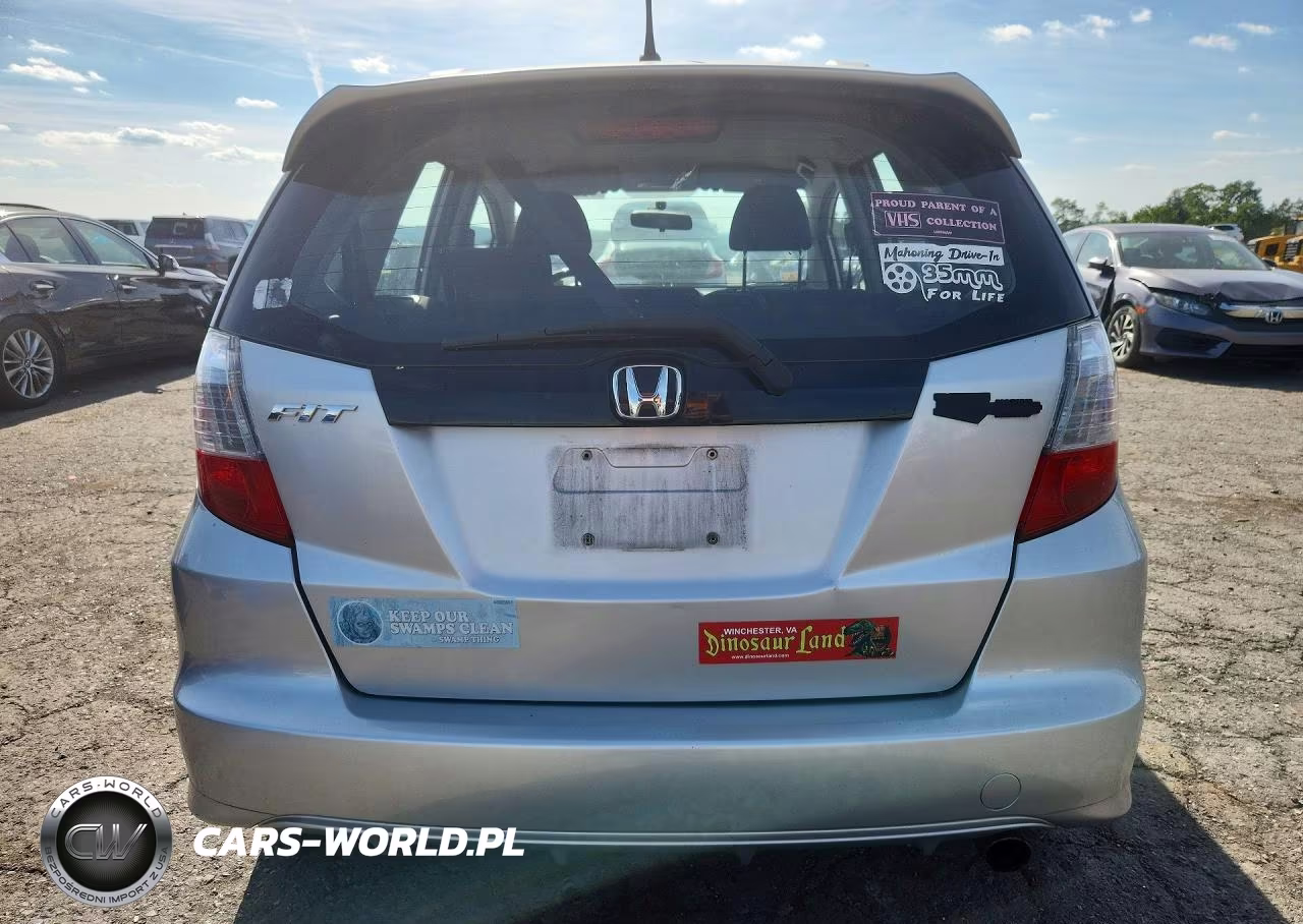 2011 Honda Fit Sport VIN:JHMGE8H59BC003168 - 6