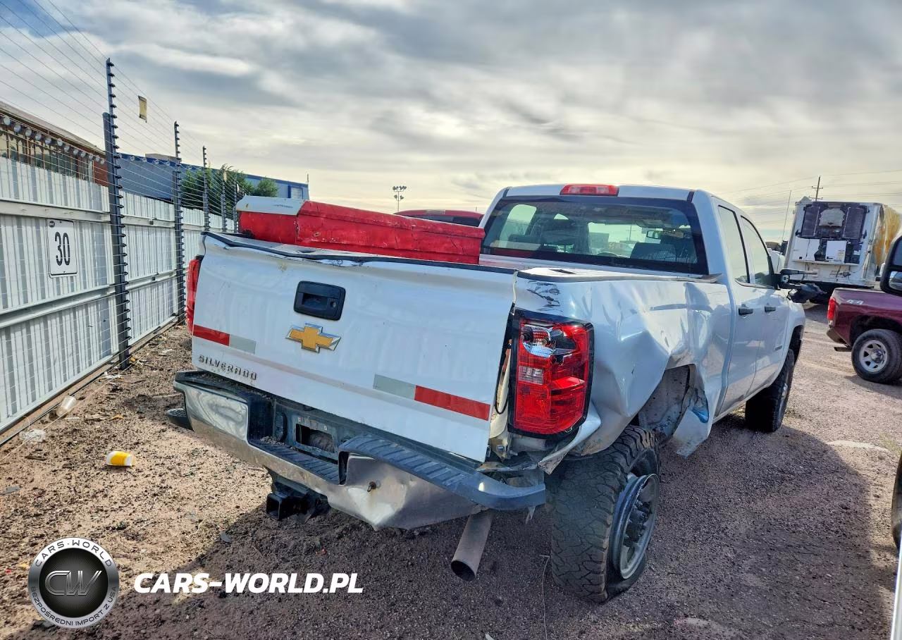 2017 Chevrolet Silverado K2500 Heavy Duty VIN:1GC2KUEG6HZ150024 - 3