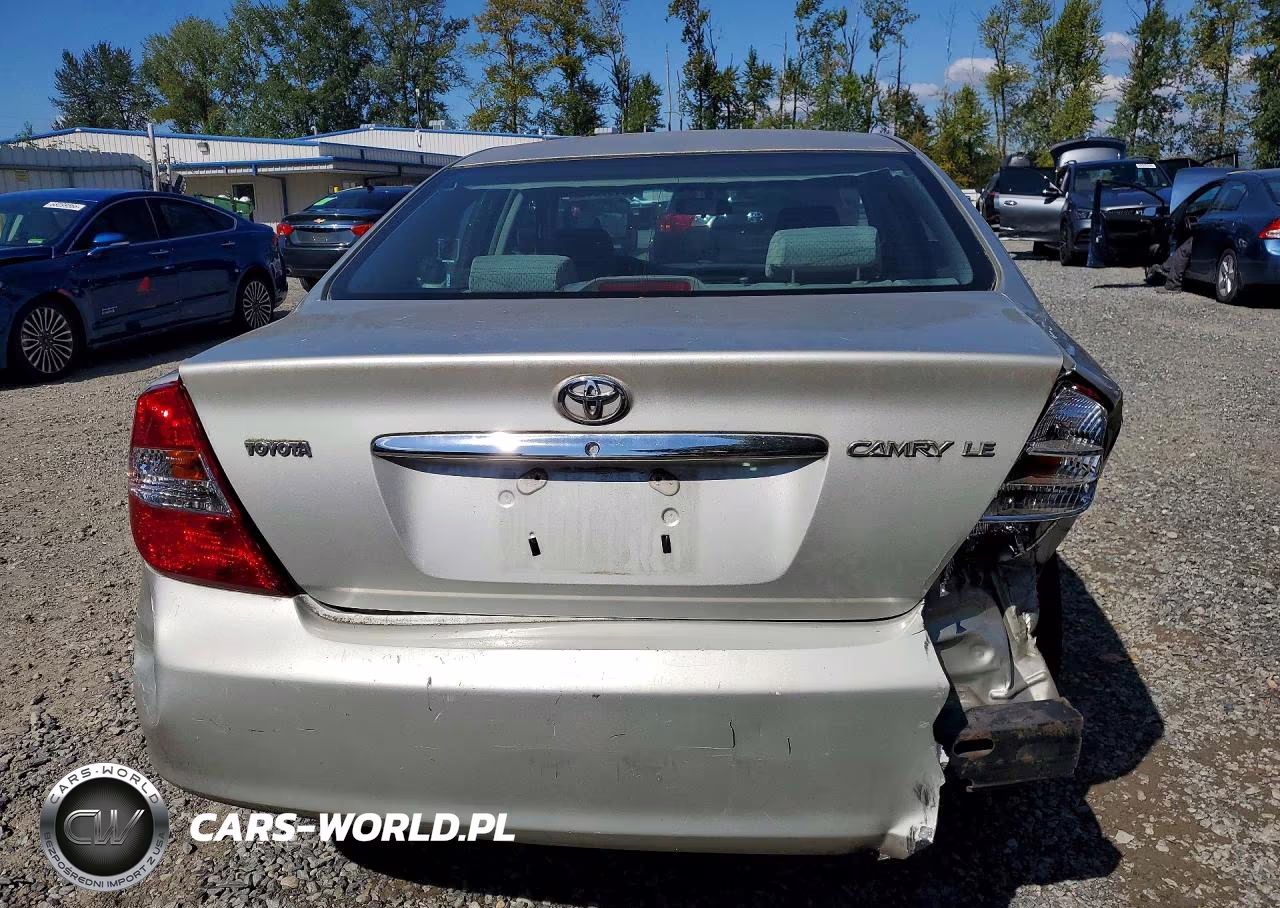 2002 Toyota Camry Le VIN:JTDBE32K020084608 - 6