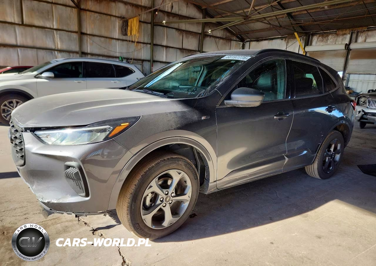 2024 Ford Escape St Line