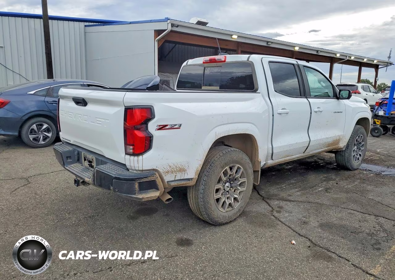 2024 Chevrolet Colorado Z71 VIN:1GCPTDEK0R1151757 - 3