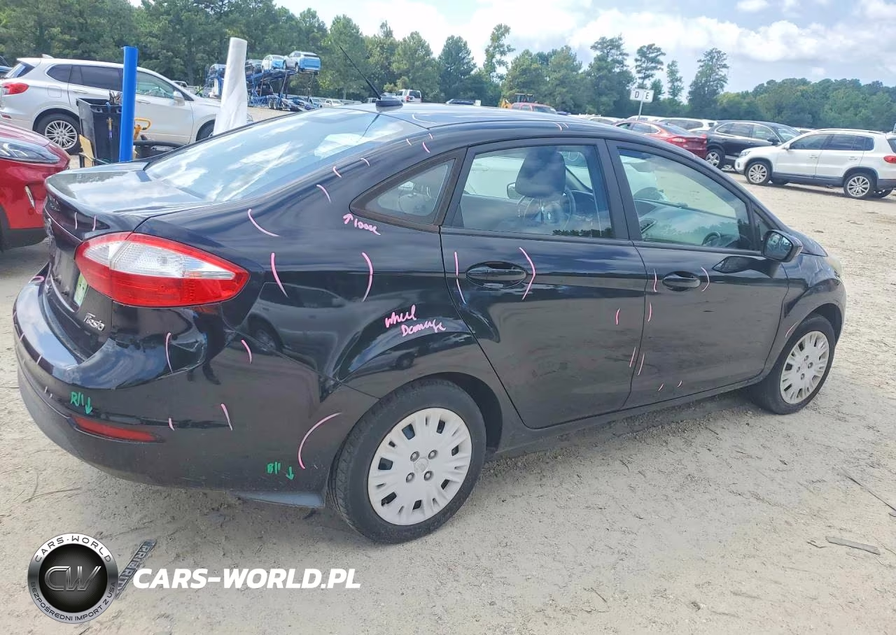 2018 Ford Fiesta S VIN:3FADP4AJ7JM124752 - 3