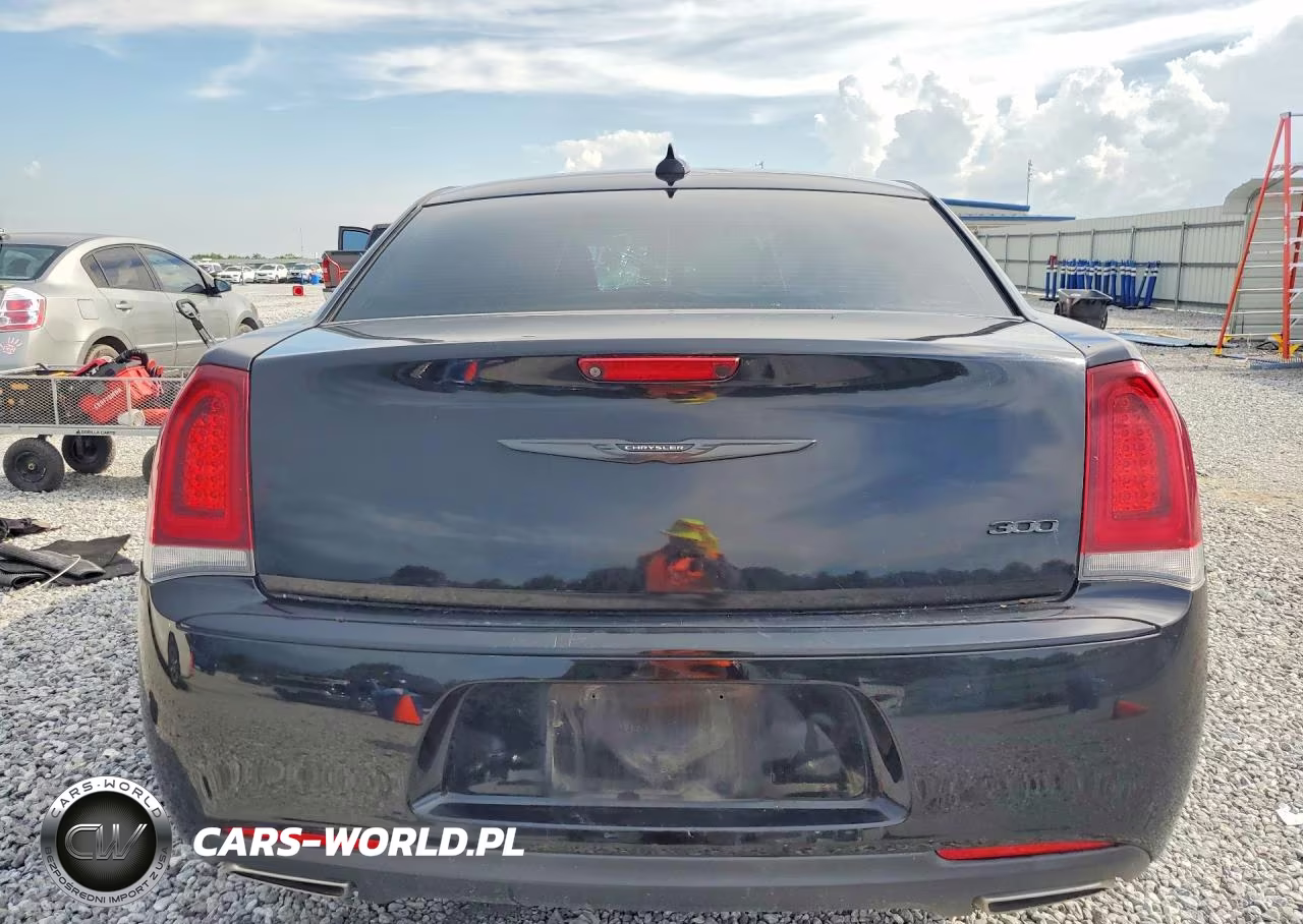 2021 Chrysler 300 Touring VIN:2C3CCAAG0MH595914 - 6