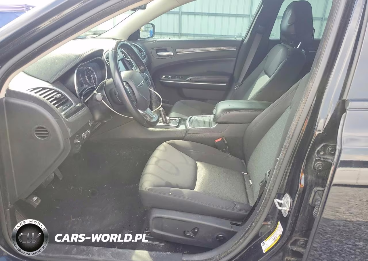 2021 Chrysler 300 Touring VIN:2C3CCAAG0MH595914 - 7