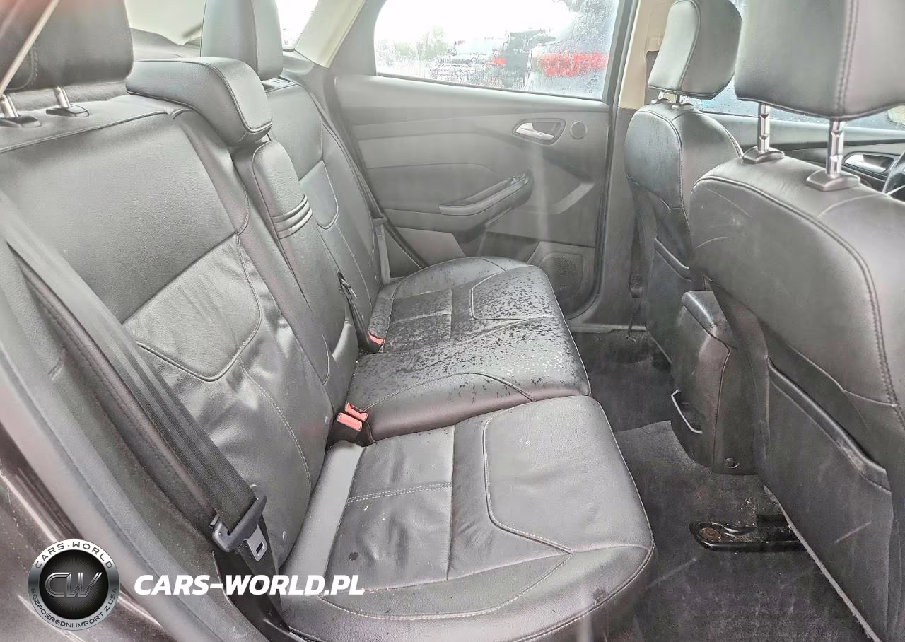2016 Ford Focus Titanium VIN:1FADP3J25GL249567 - 10