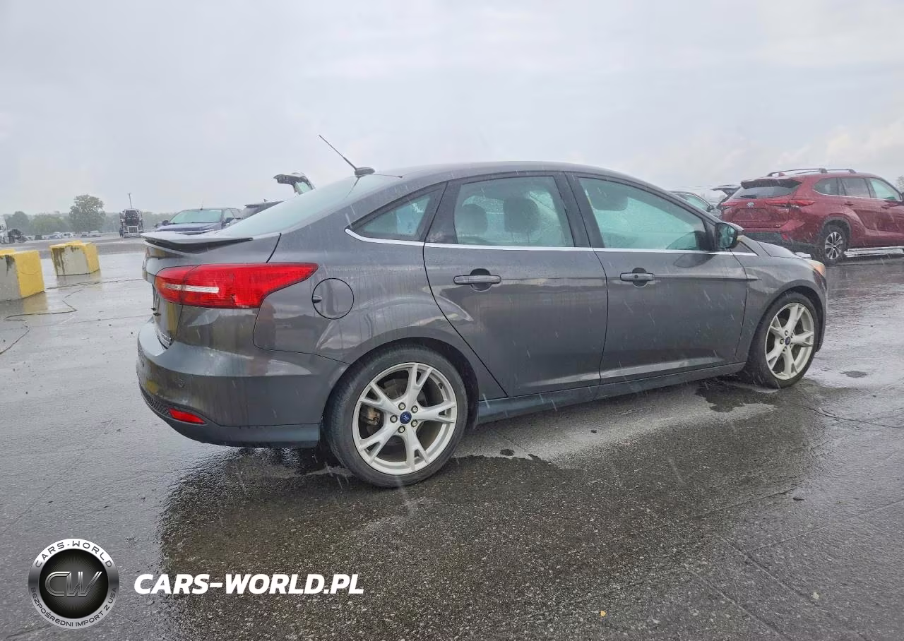 2016 Ford Focus Titanium VIN:1FADP3J25GL249567 - 3