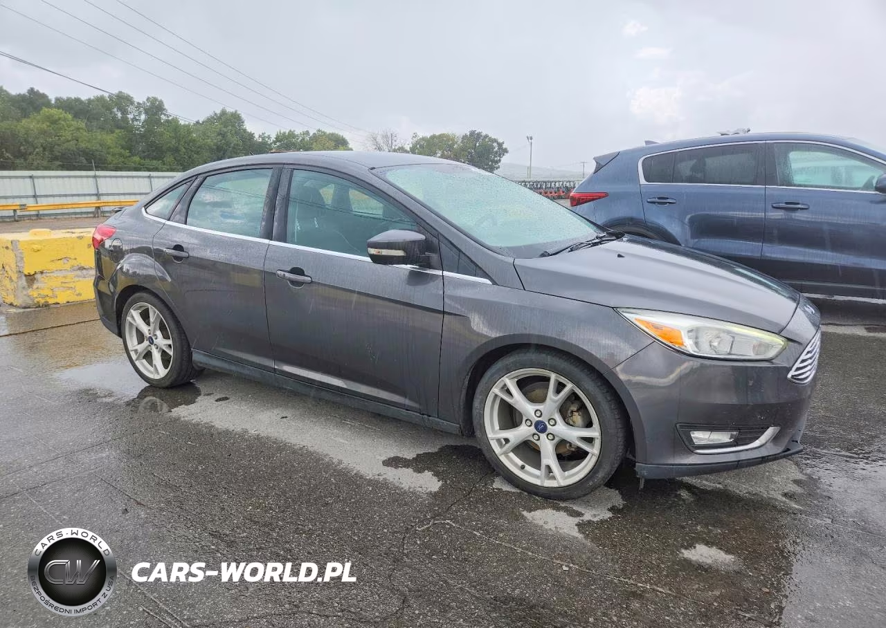 2016 Ford Focus Titanium VIN:1FADP3J25GL249567 - 4
