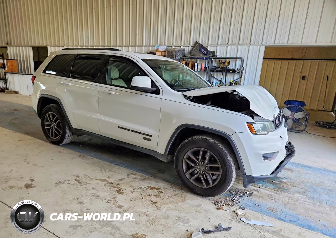 2016 Jeep Grand Cherokee Laredo VIN:1C4RJEAG8GC482688 - 4