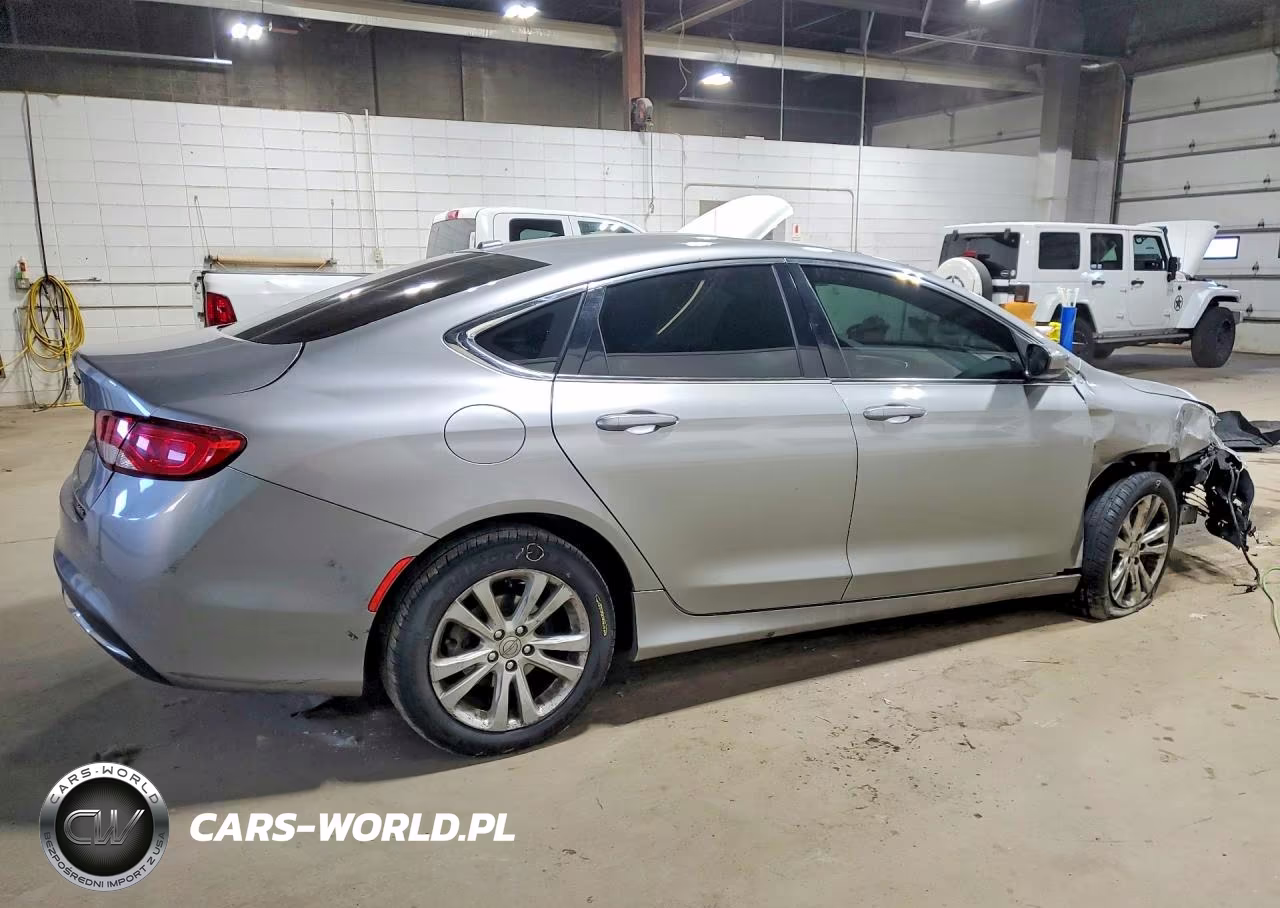 2015 Chrysler 200 Limited VIN:1C3CCCABXFN637144 - 3