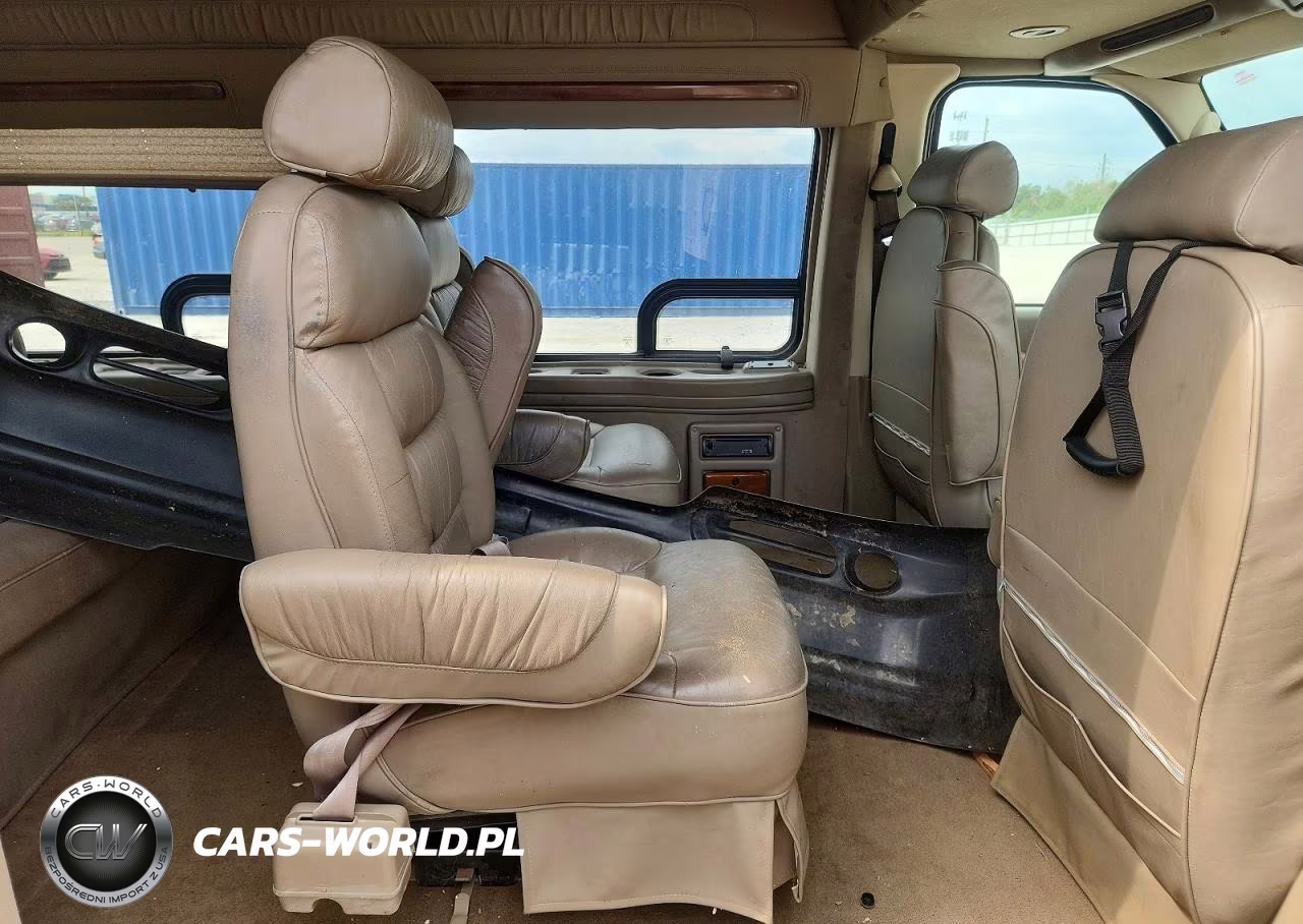 2005 Ford Econoline E150 Van VIN:1FDRE14L75HA09379 - 11