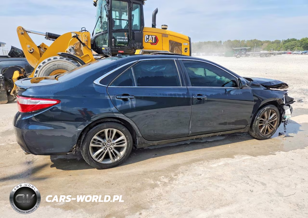 2015 Toyota Camry Se VIN:4T1BF1FK2FU079223 - 3