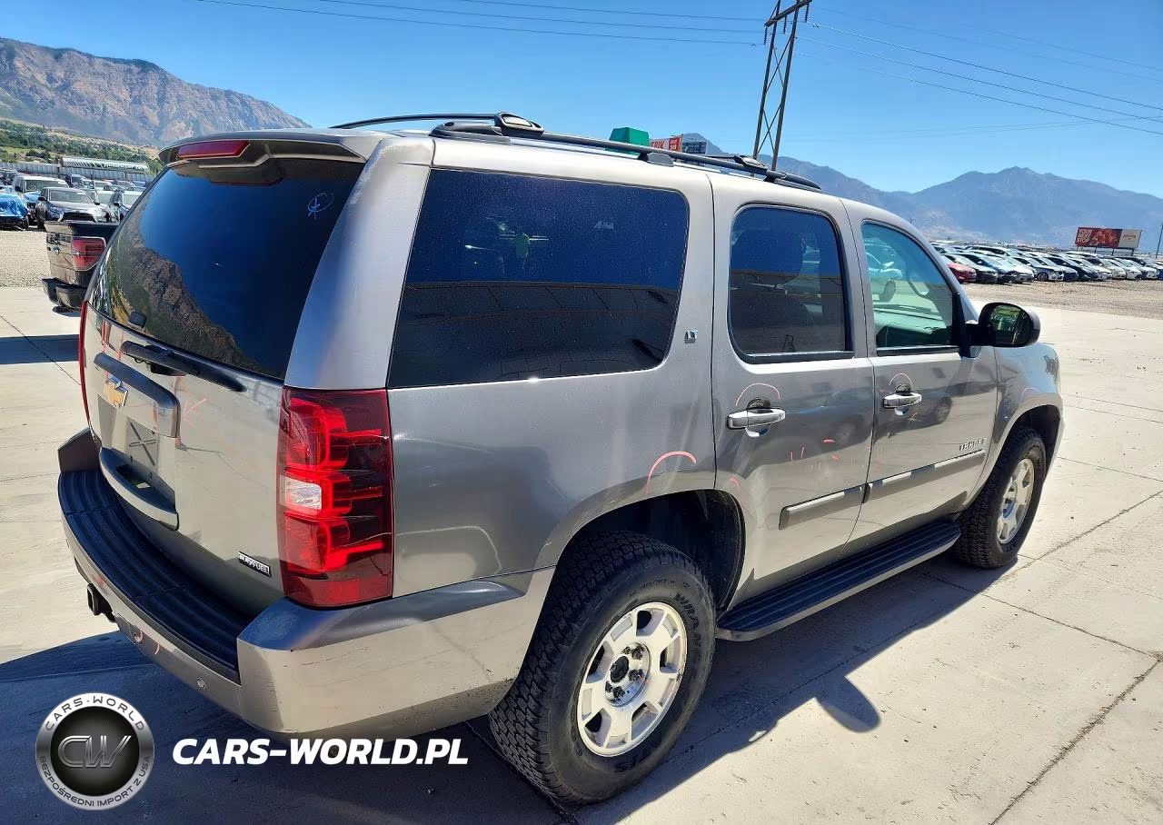 2008 Chevrolet Tahoe K1500 VIN:1GNFK13088R112274 - 3