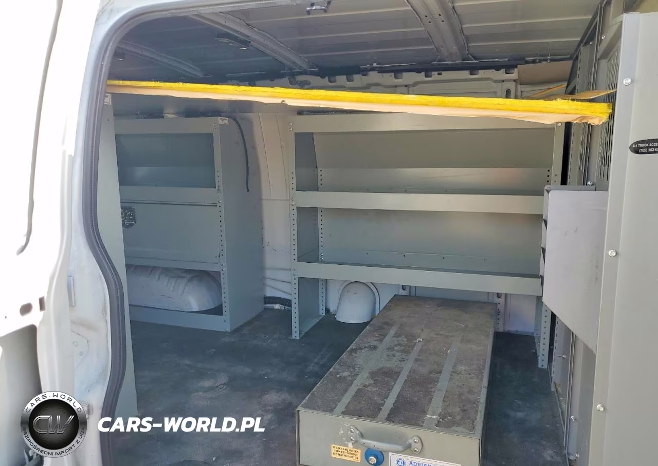 2021 Chevrolet Express G2500 VIN:1GCWGBFP5M1206727 - 11