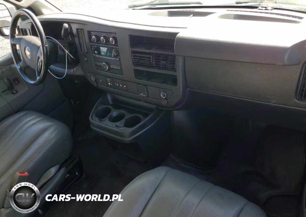 2021 Chevrolet Express G2500 VIN:1GCWGBFP5M1206727 - 8