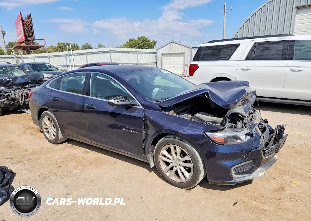 2017 Chevrolet Malibu Lt VIN:1G1ZE5ST5HF244015 - 4