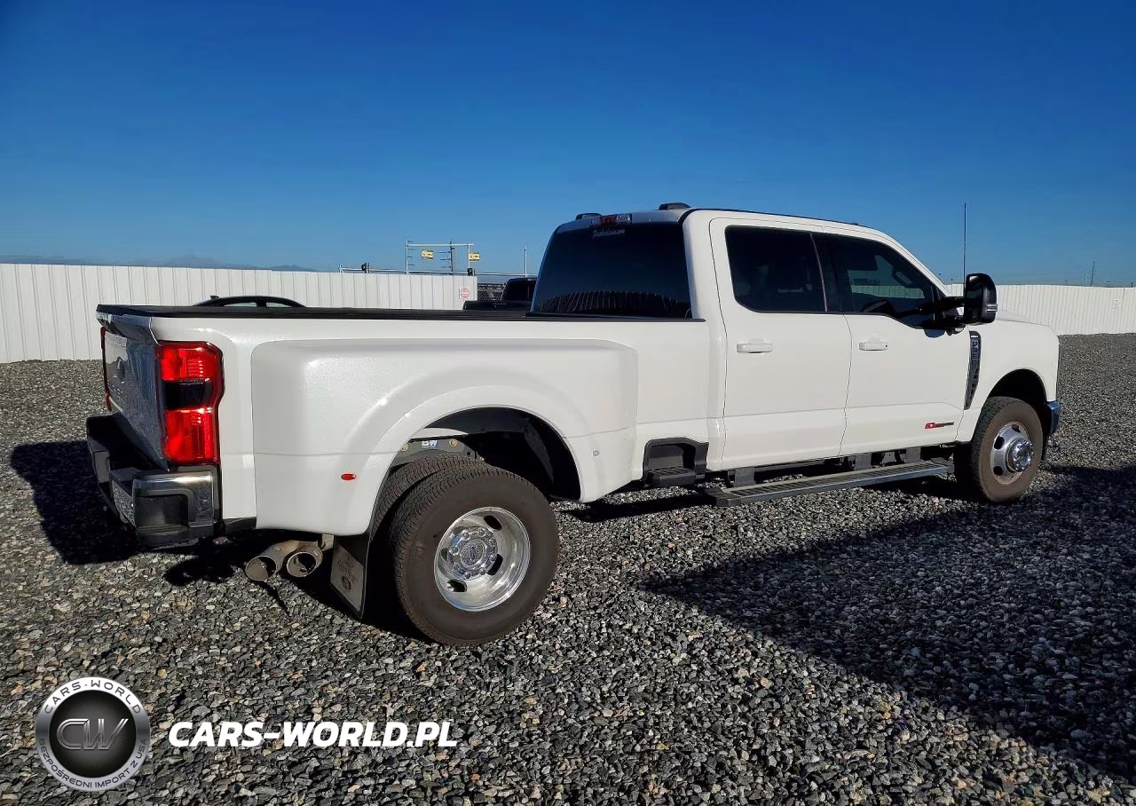 2025 Ford F350 Super Duty VIN:1FT8W3DM7SEC18281 - 3