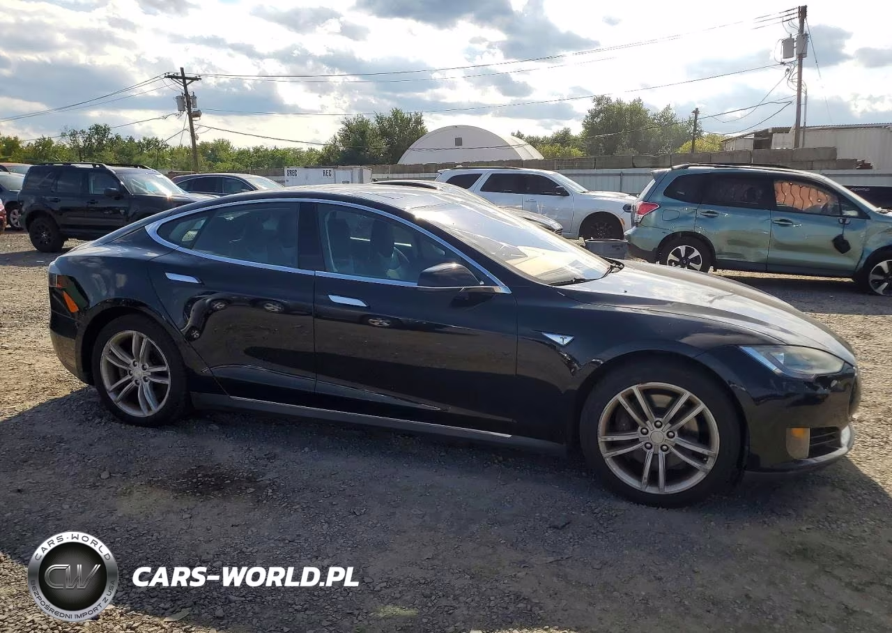 2014 Tesla Model S VIN:5YJSA1S15EFP67448 - 4