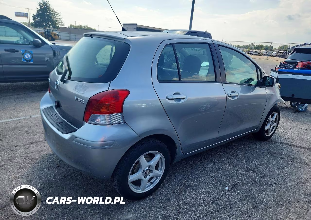 2010 Toyota Yaris Base VIN:JTDKT4K38A5284884 - 3