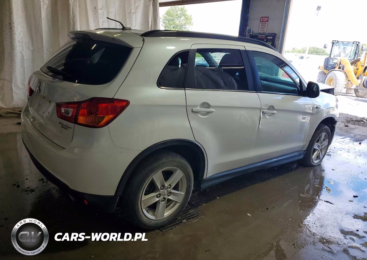 2013 Mitsubishi Outlander Sport Le VIN:4A4AR5AU2DE018770 - 3