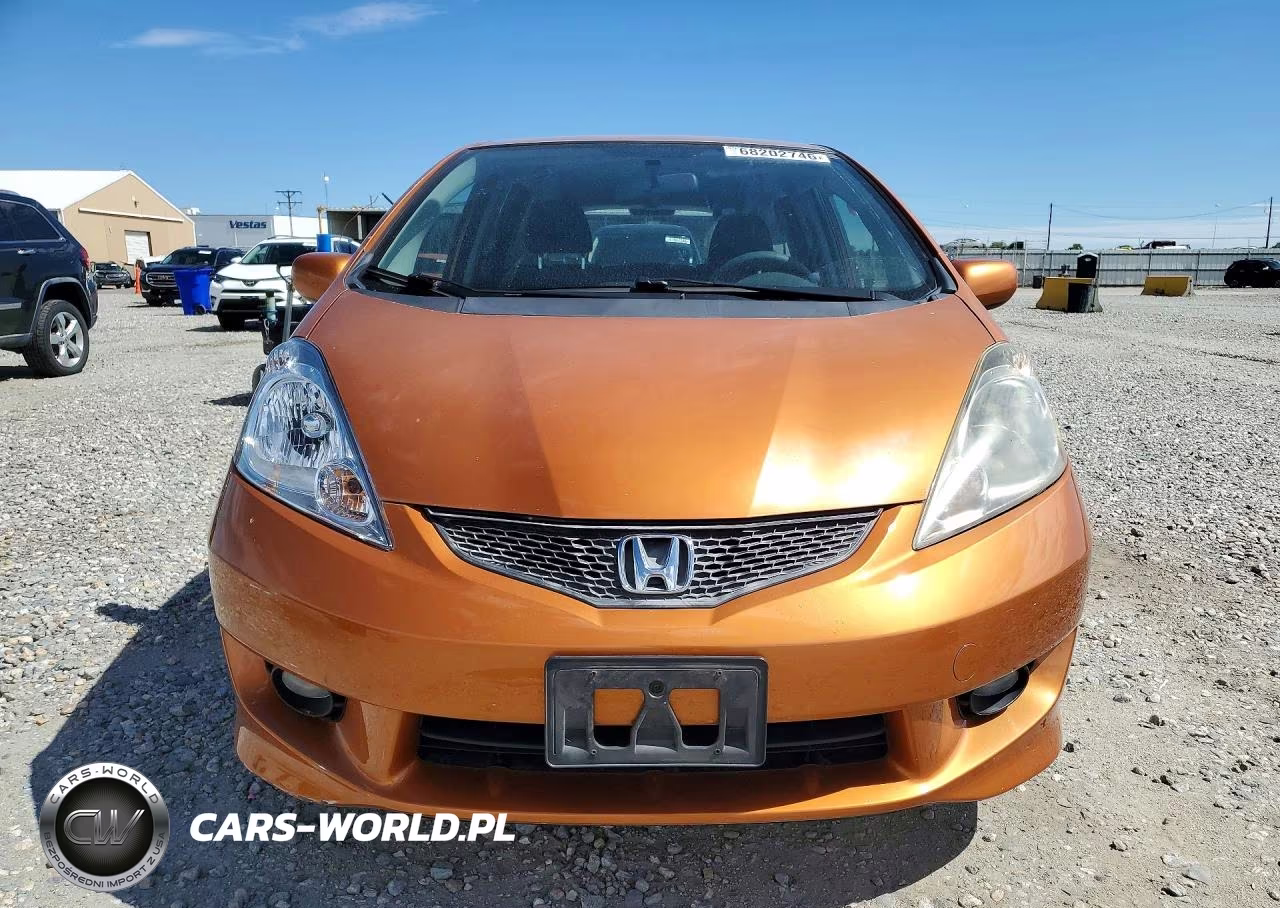 2011 Honda Fit Sport VIN:JHMGE8H64BS010012 - 5