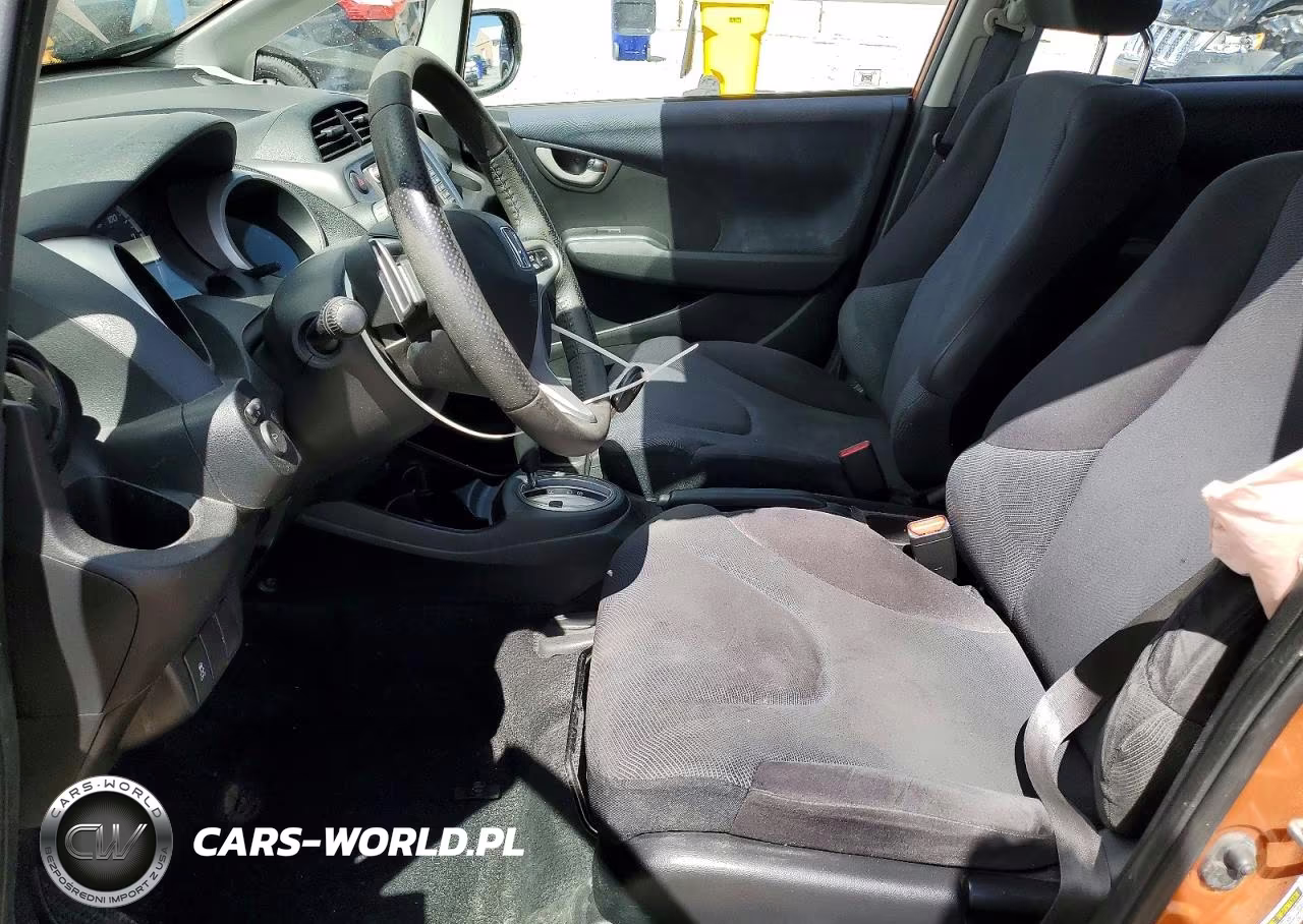 2011 Honda Fit Sport VIN:JHMGE8H64BS010012 - 7