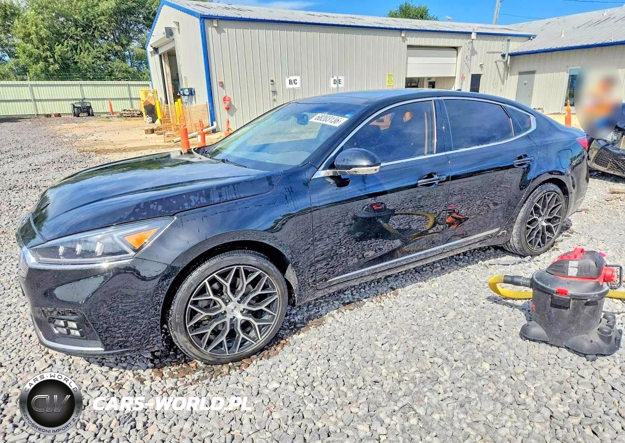 2017 Kia Cadenza Limited