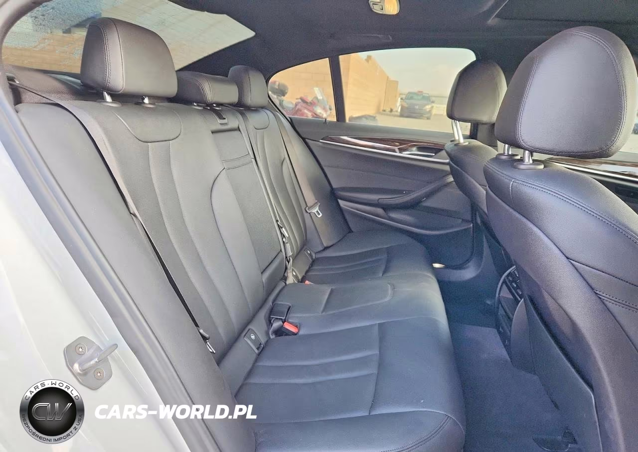 2018 BMW 530E VIN:WBAJA9C54JB250423 - 10