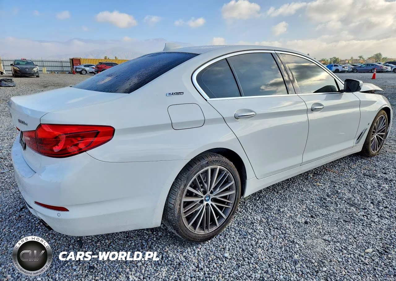 2018 BMW 530E VIN:WBAJA9C54JB250423 - 3