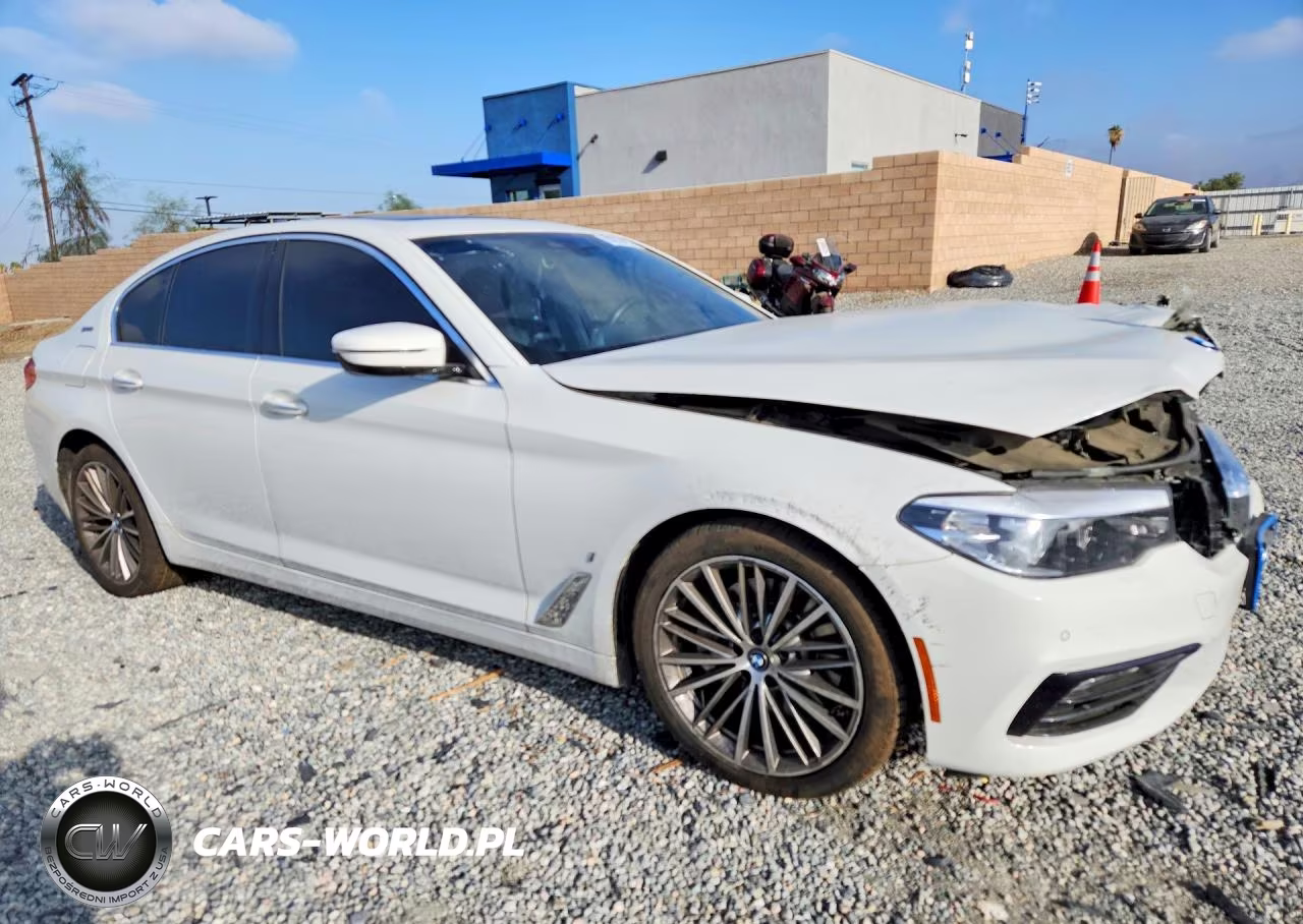 2018 BMW 530E VIN:WBAJA9C54JB250423 - 4
