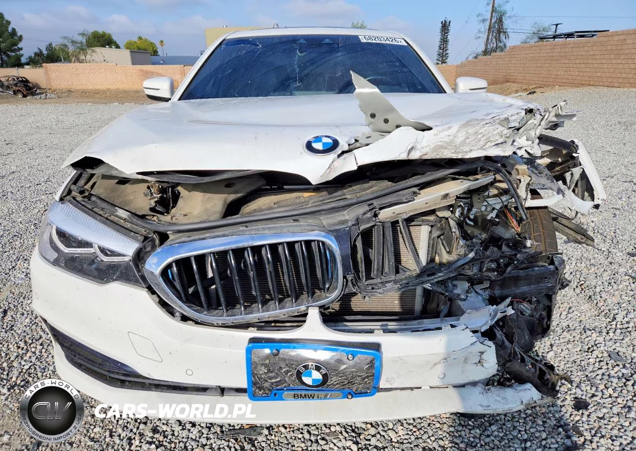 2018 BMW 530E VIN:WBAJA9C54JB250423 - 5