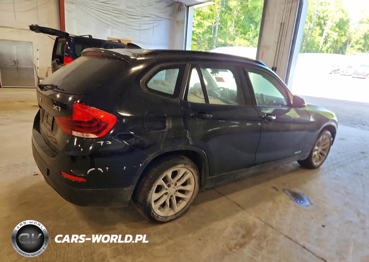 2015 BMW X1 xDrive28I VIN:WBAVL1C52FVY35696 - 3