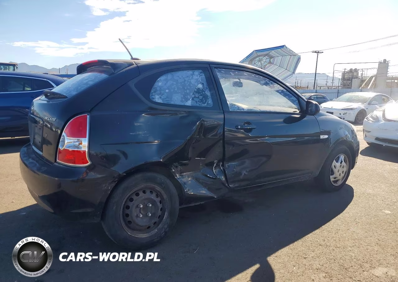 2011 Hyundai Accent Gs VIN:KMHCM3AC6BU198456 - 3