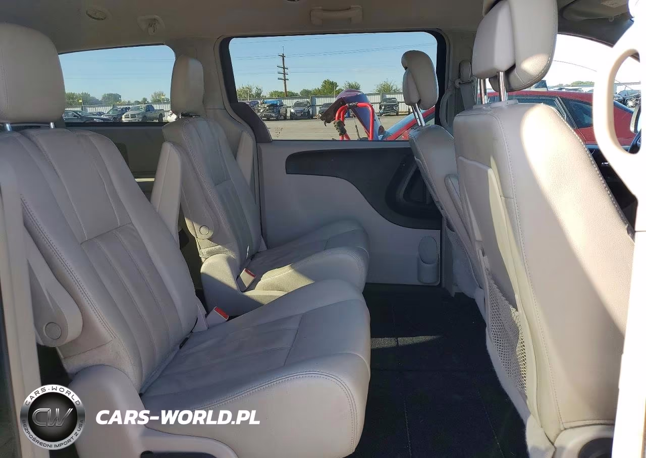 2013 Chrysler Town & Country Touring VIN:2C4RC1BG9DR577524 - 11
