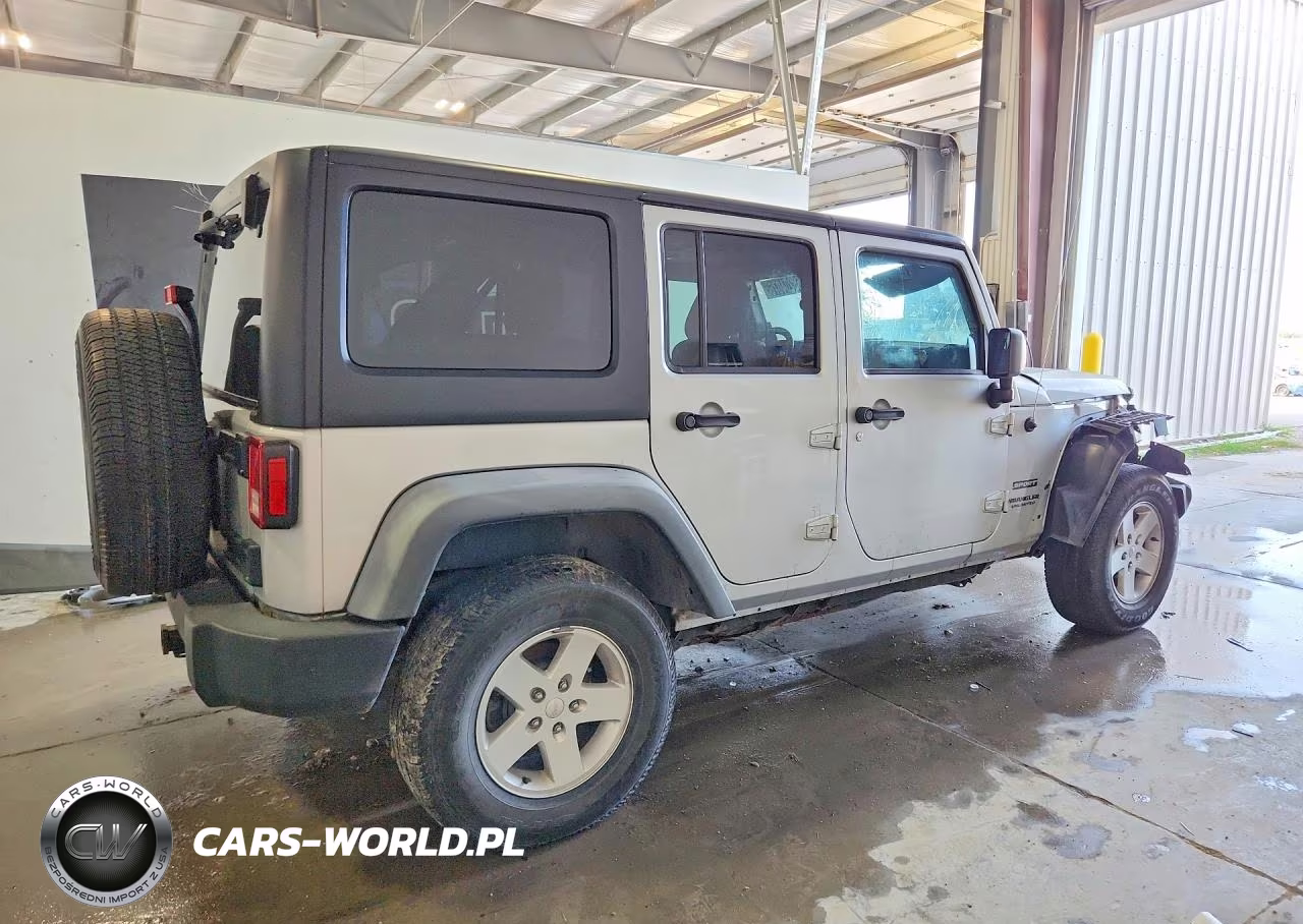 2012 Jeep Wrangler Unlimited Sport VIN:1C4BJWDG2CL140828 - 3