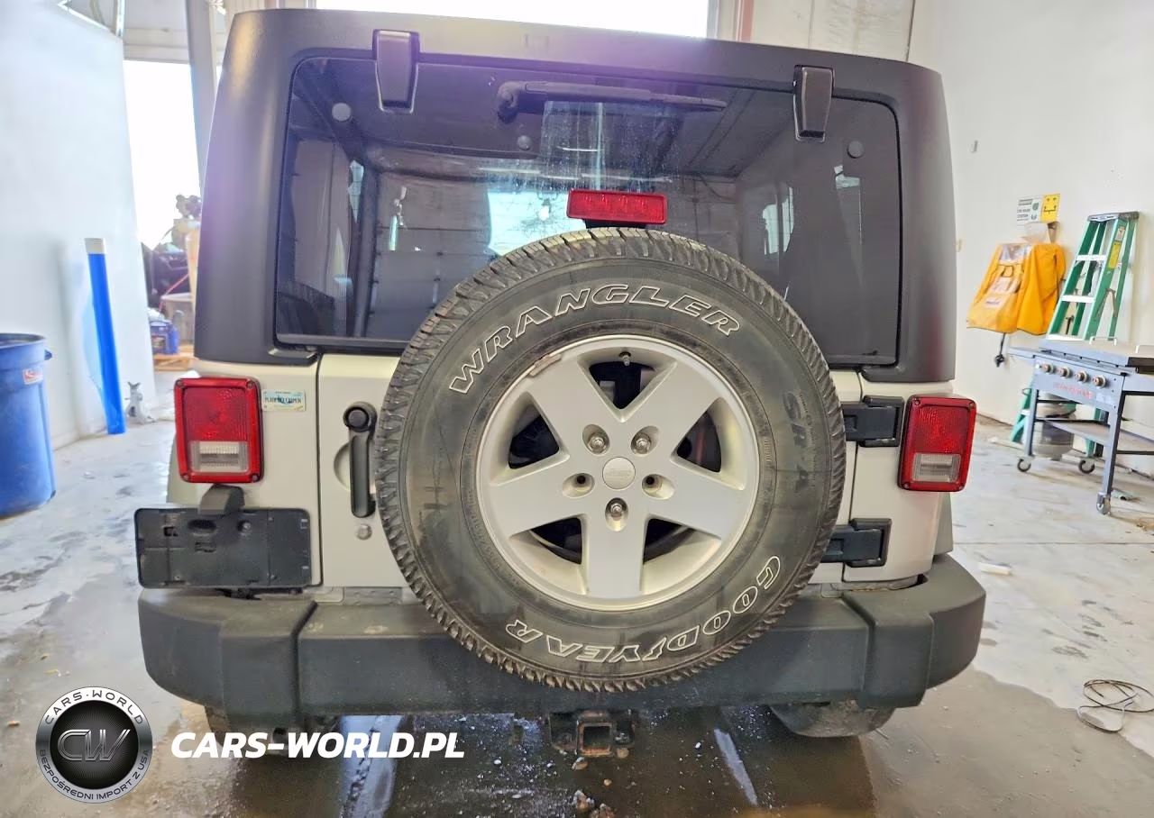 2012 Jeep Wrangler Unlimited Sport VIN:1C4BJWDG2CL140828 - 6