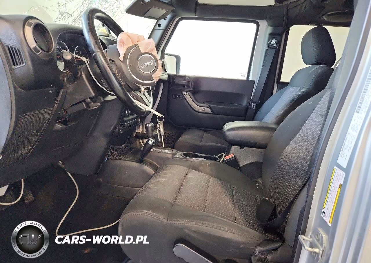 2012 Jeep Wrangler Unlimited Sport VIN:1C4BJWDG2CL140828 - 7