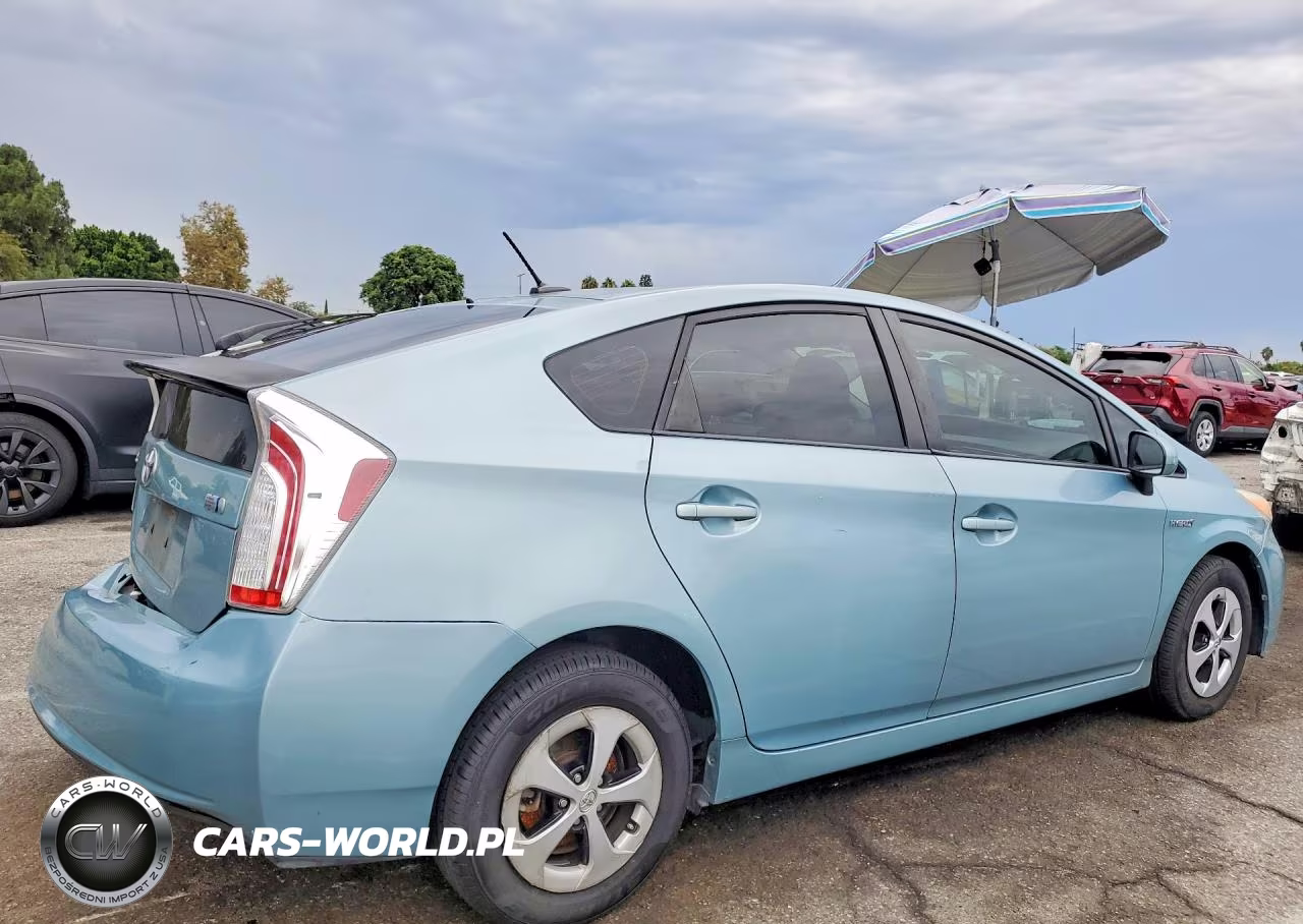 2012 Toyota Prius Three VIN:JTDKN3DU0C1515815 - 3