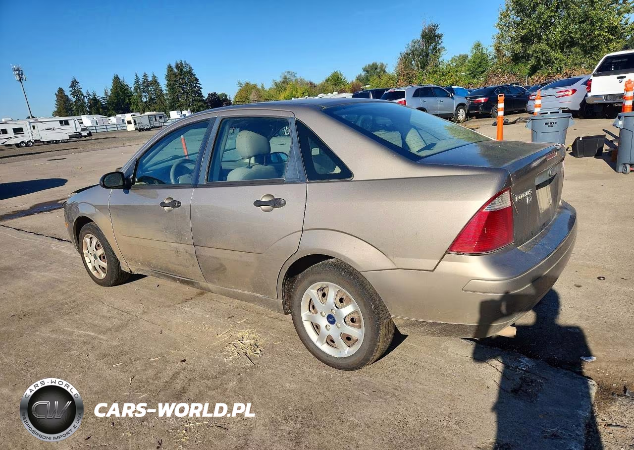 2005 Ford Focus Zx4 VIN:1FAFP34N05W258218 - 2