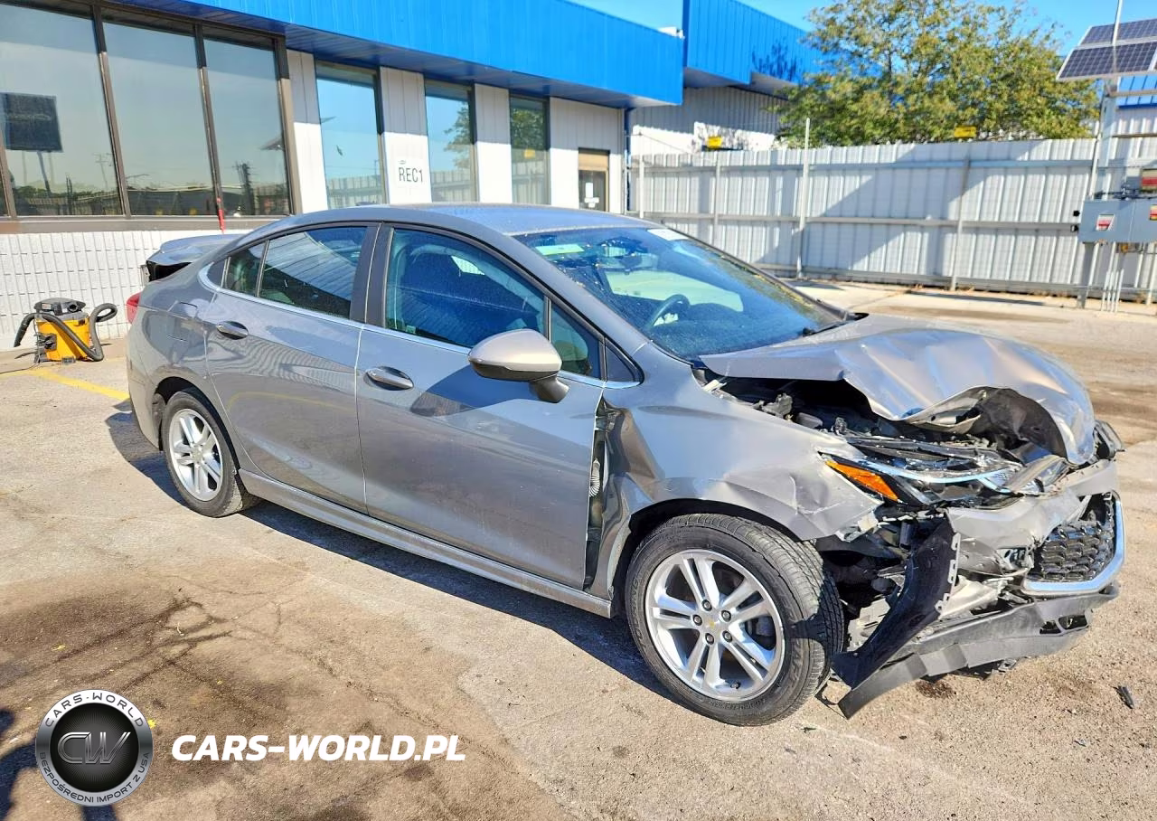 2017 Chevrolet Cruze Lt VIN:1G1BE5SM1H7149052 - 4