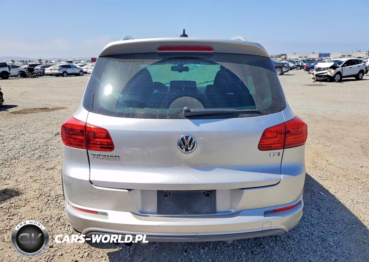 2016 Volkswagen Tiguan S VIN:WVGAV7AX2GW037676 - 6