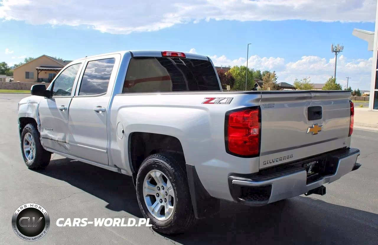 2018 Chevrolet Silverado 1500 2Lt VIN:3GCUKREC7JG615161 - 4