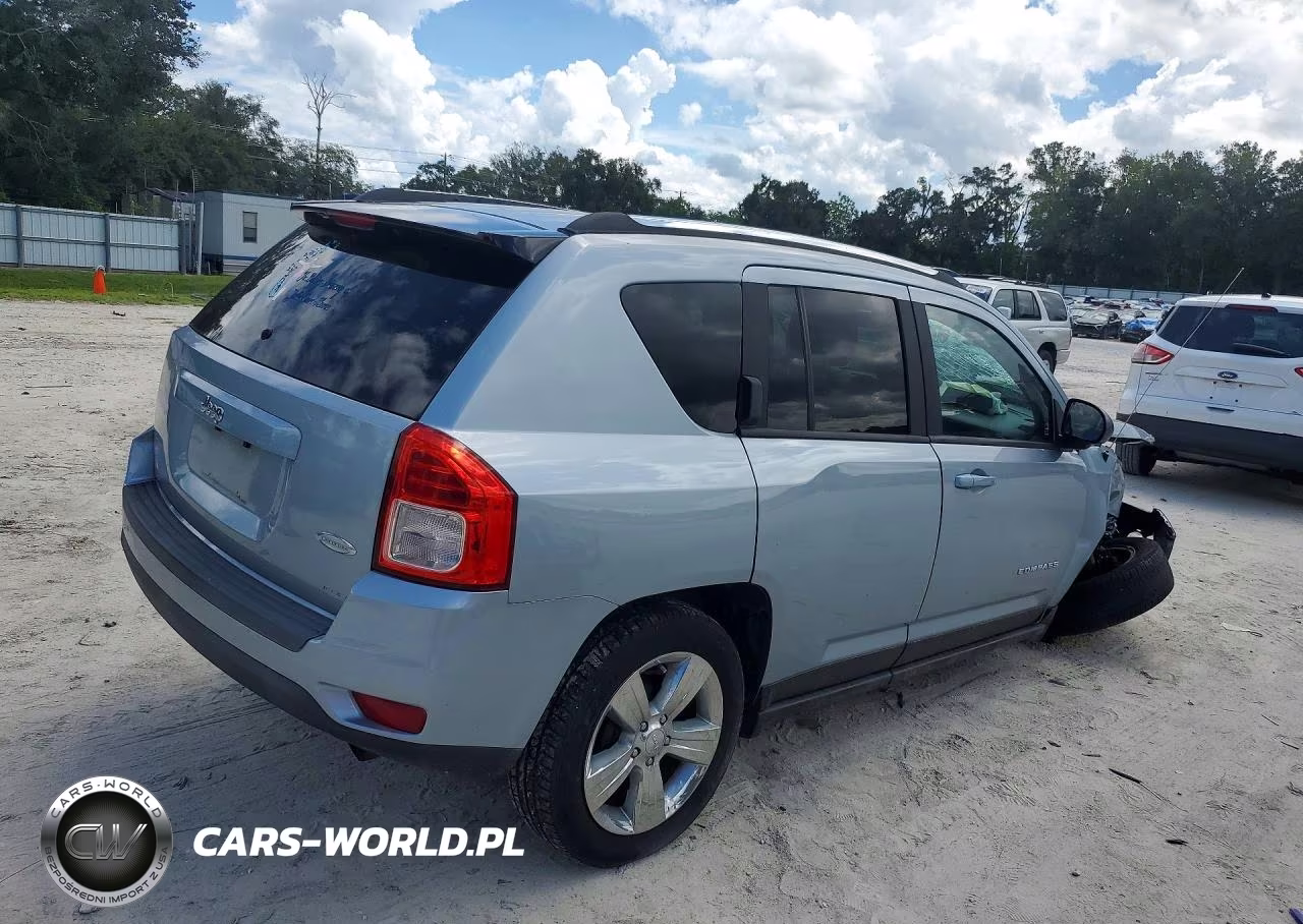 2013 Jeep Compass Latitude VIN:1C4NJCEB5DD141059 - 3