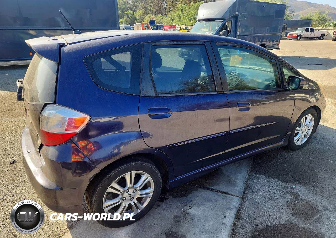 2009 Honda Fit Sport VIN:JHMGE88469S028133 - 3