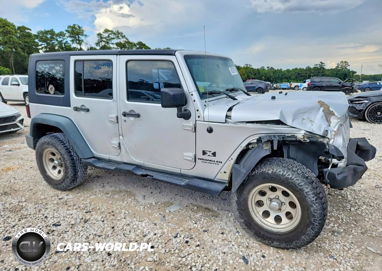 2008 Jeep Wrangler Unlimited X VIN:1J4GA39188L563276 - 4