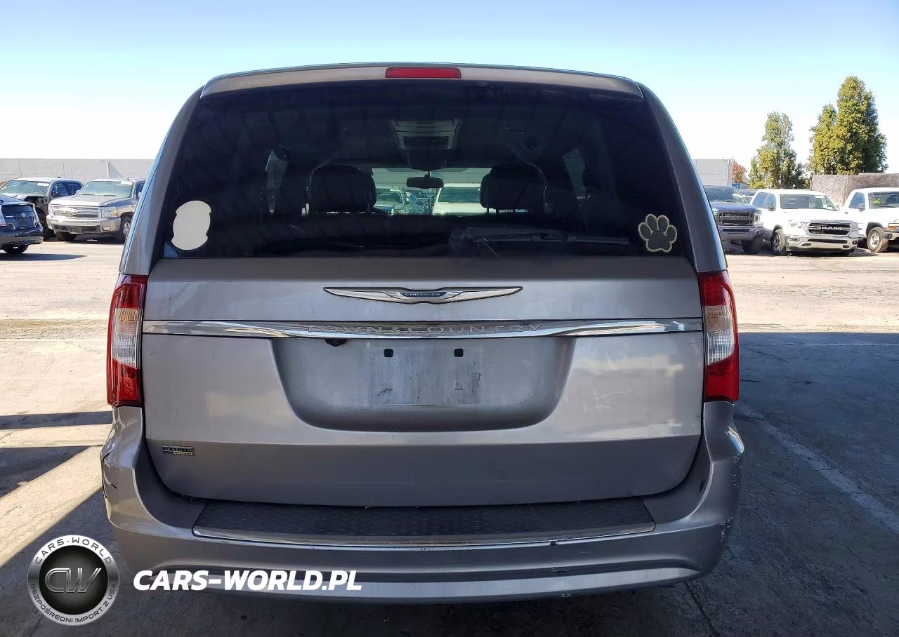2016 Chrysler Town & Country Touring VIN:2C4RC1BG7GR157376 - 6