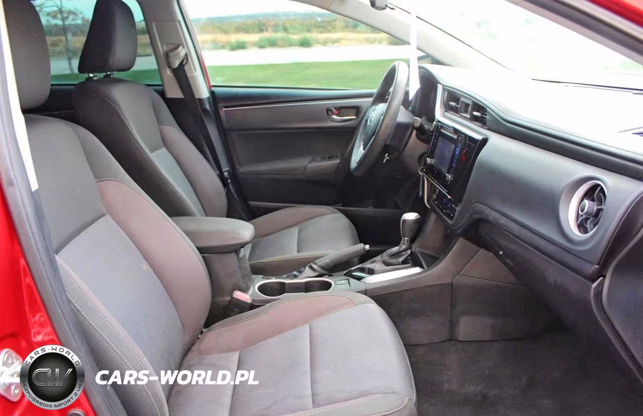 2018 Toyota Corolla Le VIN:5YFBURHE7JP815952 - 5